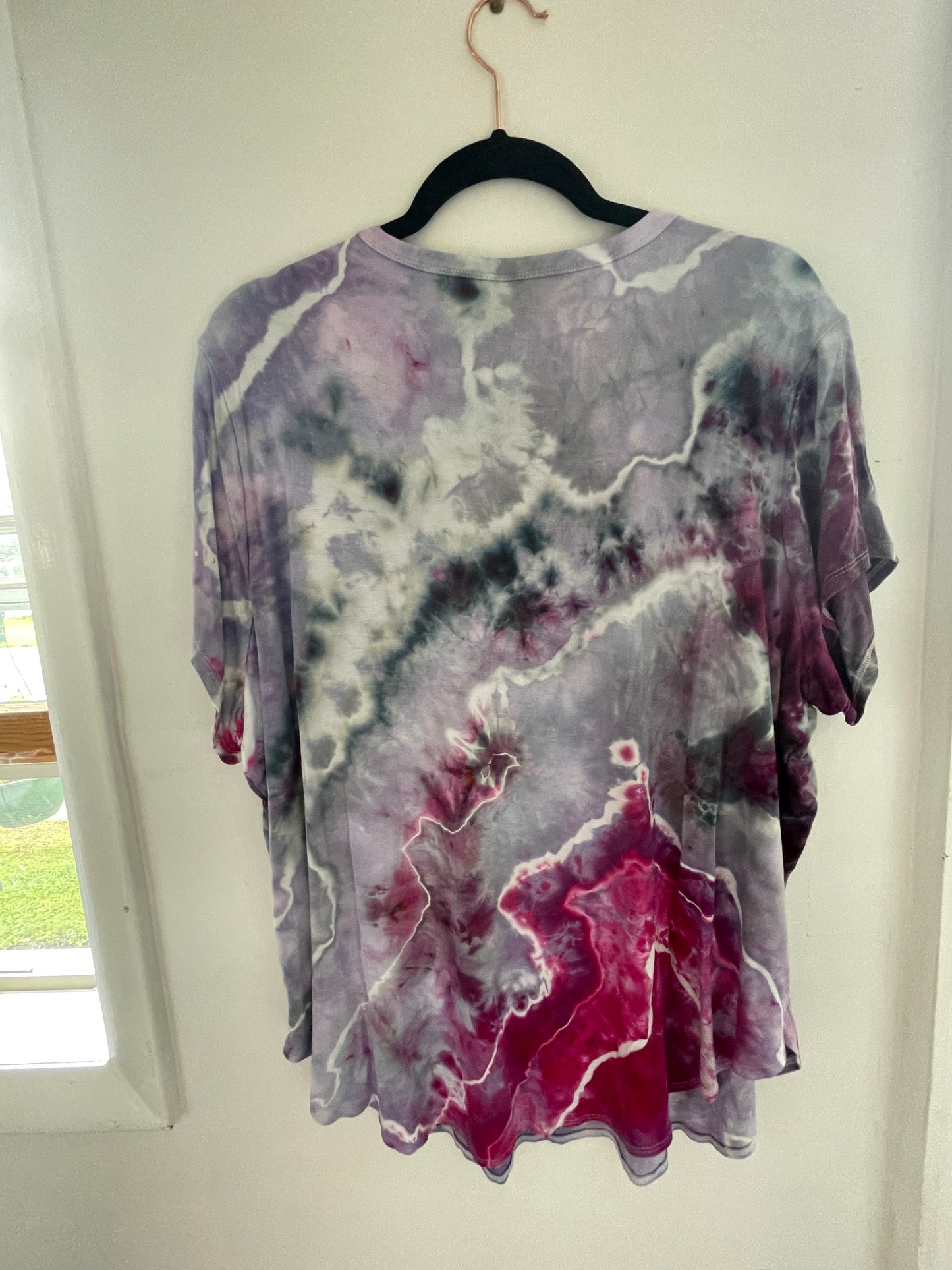 Women’s Geode tee- XL